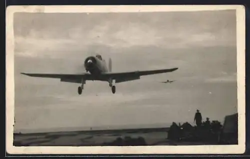 AK Zwei Flugzeuge im Abflug