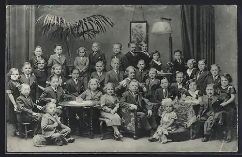 AK Schaefer's Märchenstadt Liliput, Gruppenbild