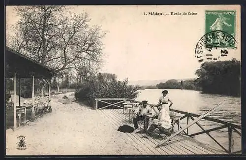 AK Mèdan, Bords de Seine