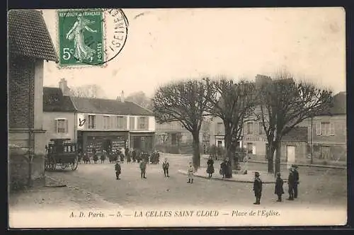 AK La Celles-Saint-Cloud, Place de l`Eglise