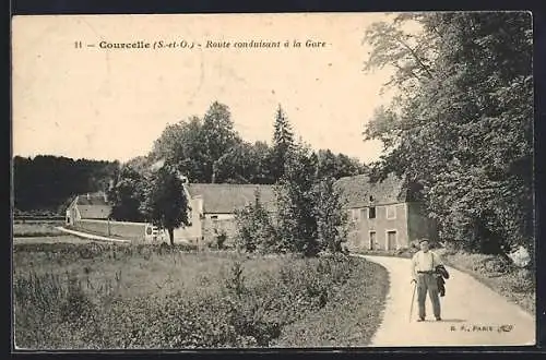 AK Courcelle /S.-et.-O., Route conduisant à la Gare