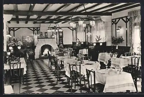 AK La Chartre-sur-le-Loir, Hôtel de France, La Salle de Restaurant