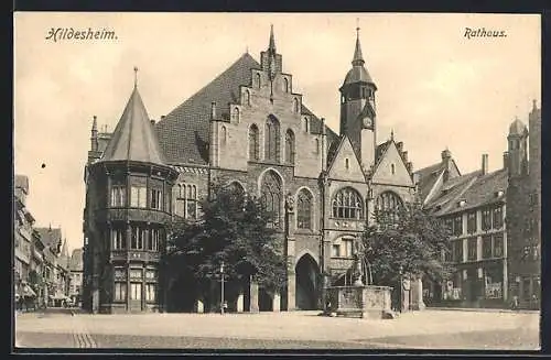 AK Hildesheim, Rathaus mit Brunnen