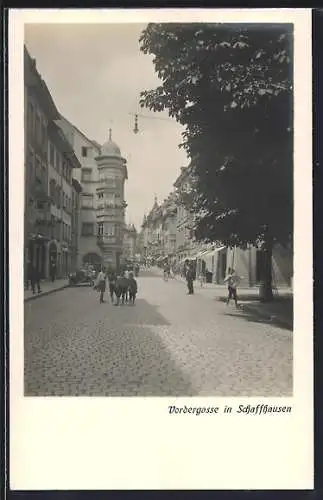 AK Schaffhausen, Strasse Vordergasse mit Kindern