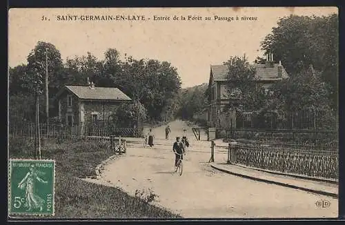 AK Saint-Germain-en-Laye, Entrée de la Foret au Passage à niveau