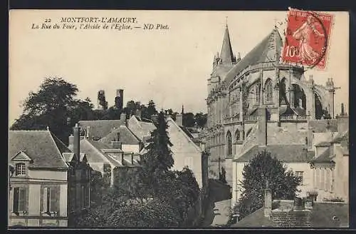 AK Montfort-l`Amaury, La Rue du Four, l`Abside de l`Eglise