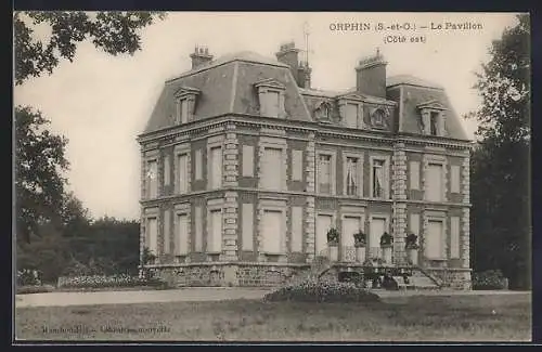 AK Orphin, Le Pavillon, cote est