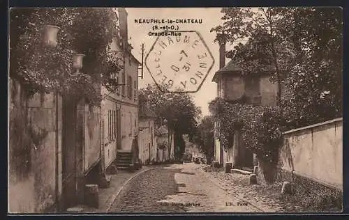 AK Neauphle-le-Chateau, Grande-Rue