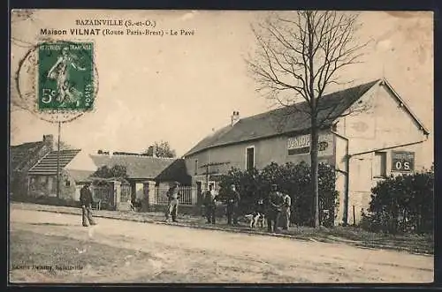AK Bazainville /S.-et-O., Maison Vilnat, Route Paris-Brest, Le Pavé