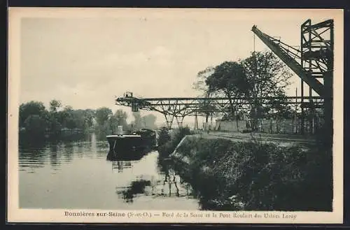 AK Bonnières-sur-Seine, Bord de la Seine et le Pont Roulant des Usines Leroy