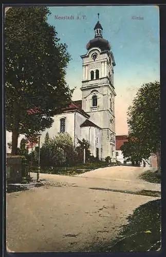 AK Neustadt a. T., Kirche mit Strassenkreuzung