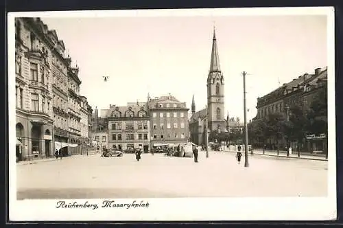 AK Reichenberg, Masarykplatz mit Marktständen und Kirche