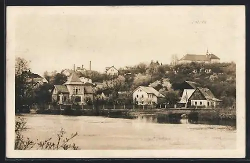 AK Svijany, Wohnhäuser am See