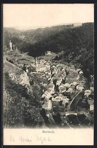 AK Berneck / Fichtelgebirge, Totalansicht mit Kirche