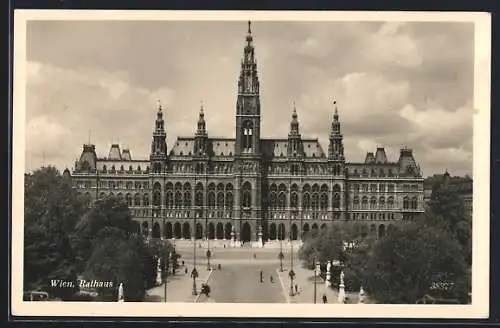 AK Wien, Rathaus, Frontalansicht von der Strasse aus