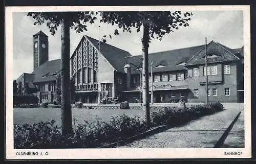 AK Oldenburg i. O., Bahnhof im Sonnenschein