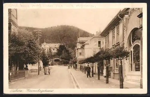 AK Tabarz, Passanten auf der Zimmerbergstrasse