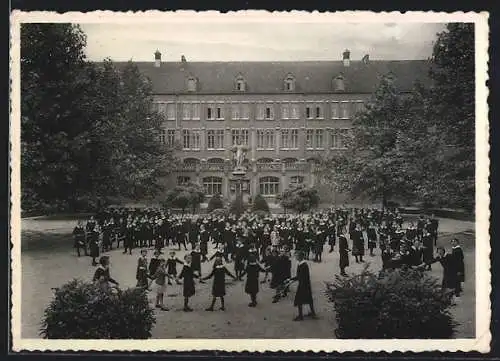 AK Bruxelles, Pensionnat et Ecole normale