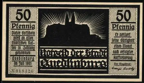 Notgeld Quedlinburg 1921, 50 Pfennig, Silhouette einer Burg und kämpfende Figur im Wald, Seriennummer 01812