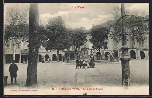 AK L`Isle-sur-Tarn, La Grande Place