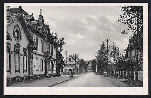 AK Mutzig, Bahnhofstrasse mit grossem Haus