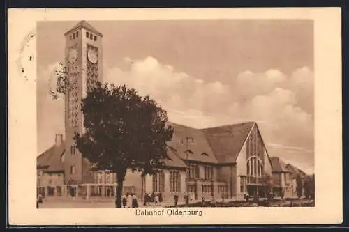 AK Oldenburg / O., Bahnhof mit Baum