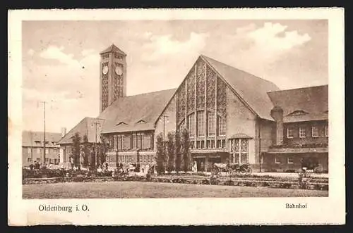 AK Oldenburg / O., Bahnhof mit Pferdekutsche