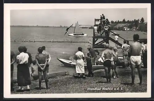 AK Neufeld a. d. L., Belebte Partie im Strandbad