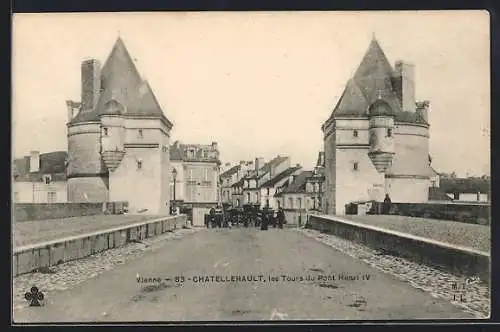 AK Châtellerault, les Tours du Pont Henri IV