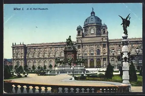 AK Wien, K. k. Hof-Museum mit Denkmal