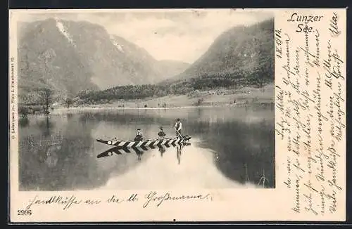 AK Lunz am See, Zwei junge Damen im Ruderboot