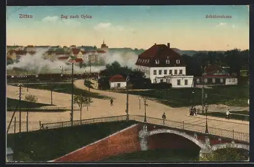 AK Zittau, Gaststätte Schützenhaus mit Kreuzung, Brücke und Zug nach Eubin aus der Vogelschau