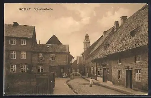 AK Goslar, Schielenstrasse mit Kirchturm und Anlage