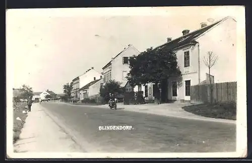 AK Ternitz, Blindendorf, Strassenpartie mit Eingang zum Strandbad