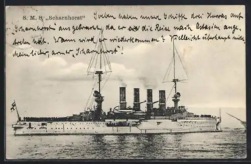 AK Kriegsschiff SMS Scharnhorst auf dem Meer, paradiert, Ostasiengeschwader