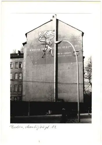 Fotografie F. M. Schimmel, Berlin, Ansicht Berlin, Hausfasade Monbijouplatz, Werbung für Museum für Deutsche Geschichte