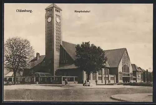 AK Oldenburg / O., Hauptbahnhof mit Strasse