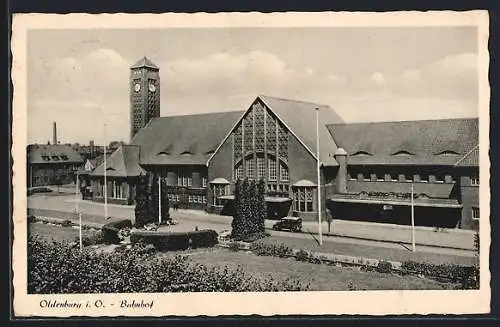 AK Oldenburg / Gr., Bahnhof mit Parkanlage