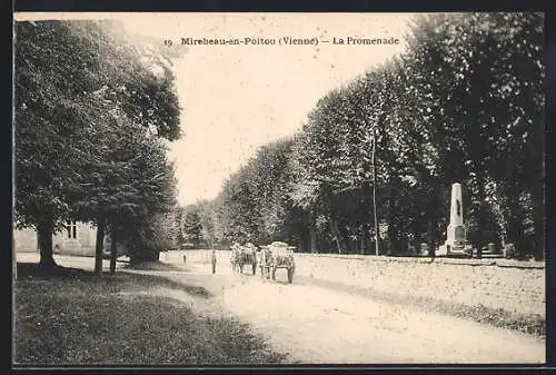 AK Mirebeau-en-Poitou, La Promenade