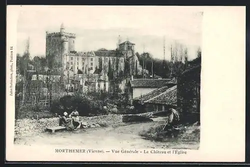 AK Morthemer, Vue Générale, Le Château et l`Église