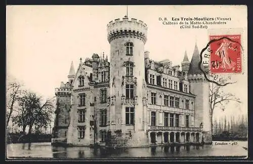 AK Les Trois-Moutiers, Château de la Motte-Chandeniers vu du côté sud-est