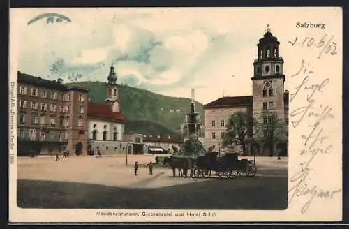 AK Salzburg, Residenzbrunnen, Glockenspiel mit Hotel Schiff