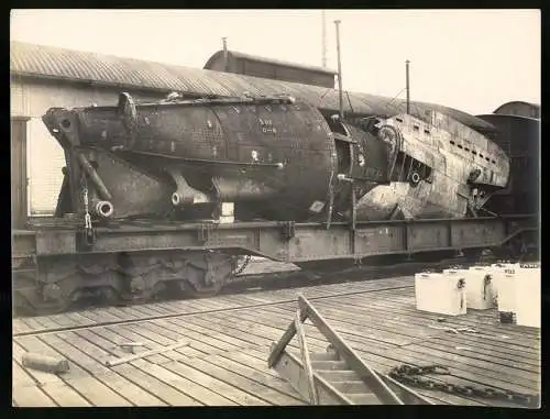 15 Fotografien AG Weser Bremen, U-Boot bau, Teile des Ubootes auf Transportbahnen zur Montage in der AG Weser Bremen