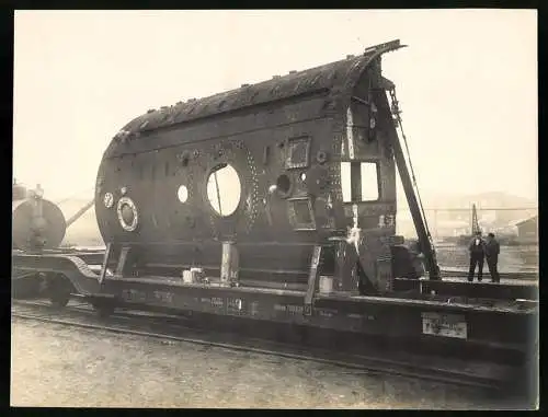 15 Fotografien AG Weser Bremen, U-Boot bau, Teile des Ubootes auf Transportbahnen zur Montage in der AG Weser Bremen