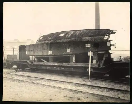 15 Fotografien AG Weser Bremen, U-Boot bau, Teile des Ubootes auf Transportbahnen zur Montage in der AG Weser Bremen