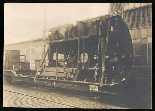 15 Fotografien AG Weser Bremen, U-Boot bau, Teile des Ubootes auf Transportbahnen zur Montage in der AG Weser Bremen