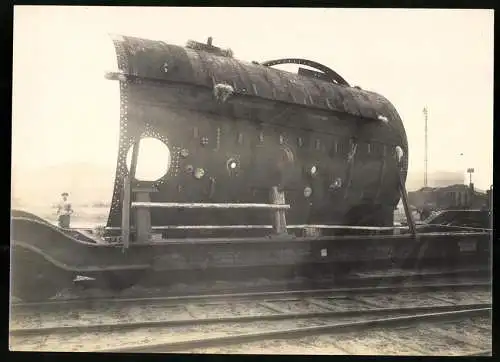 15 Fotografien AG Weser Bremen, U-Boot bau, Teile des Ubootes auf Transportbahnen zur Montage in der AG Weser Bremen