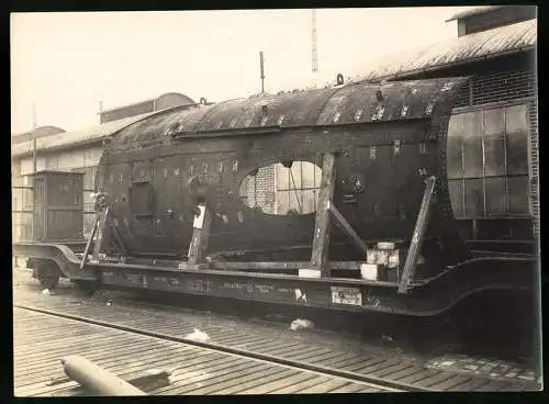 15 Fotografien AG Weser Bremen, U-Boot bau, Teile des Ubootes auf Transportbahnen zur Montage in der AG Weser Bremen