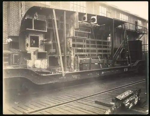 15 Fotografien AG Weser Bremen, U-Boot bau, Teile des Ubootes auf Transportbahnen zur Montage in der AG Weser Bremen