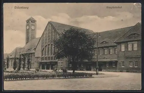 AK Oldenburg / O., Hauptbahnhof, Vorderansicht mit Anlage u. Einfahrt